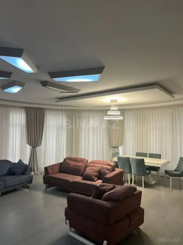 Kirayə verilir 3 otaqlı mənzil 154 m²