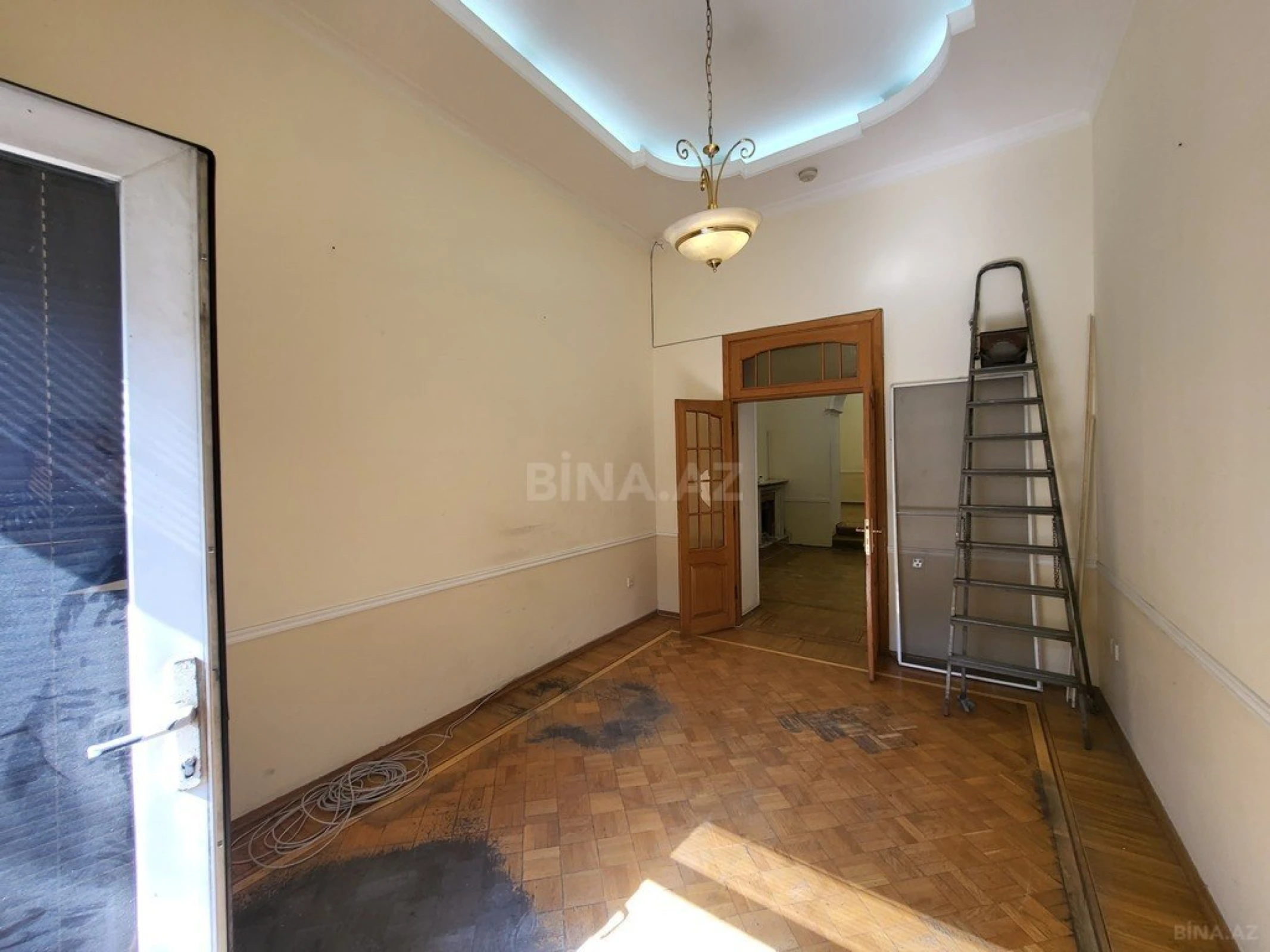 Kirayə verilir 3 otaqlı ofis 110 m²