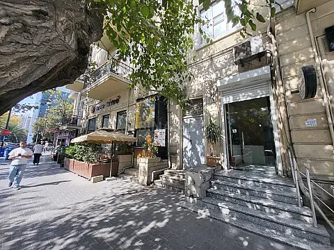 Kirayə verilir 3 otaqlı ofis 110 m² — Bakı, İçərişəhər 3 otaq 110.00 m²