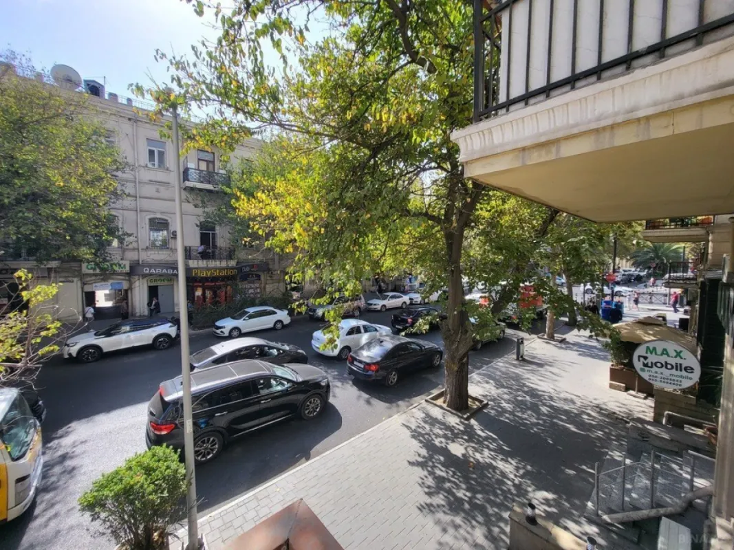 Kirayə verilir 3 otaqlı ofis 110 m²