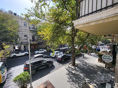 Kirayə verilir 3 otaqlı ofis 110 m²