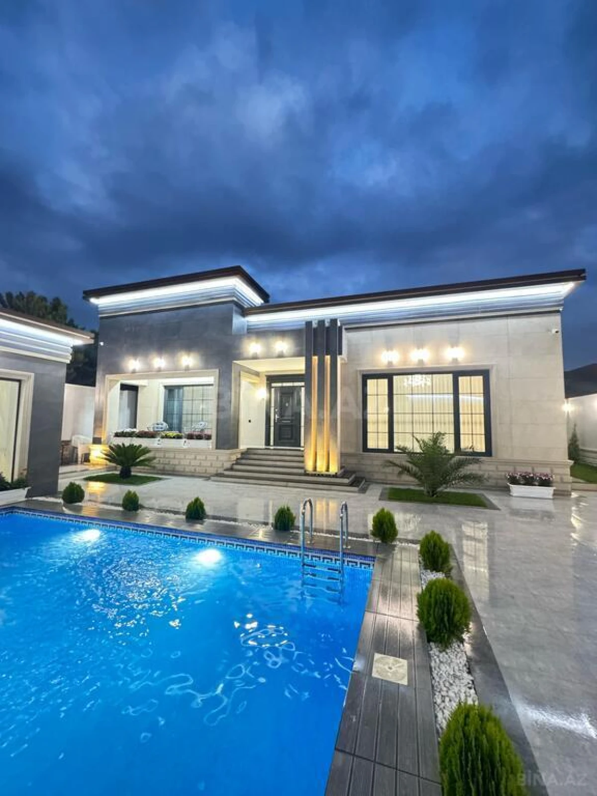 Satılır 4 otaqlı həyət evi 200 m²