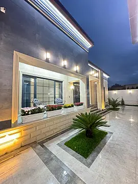Satılır 4 otaqlı həyət evi 200 m²