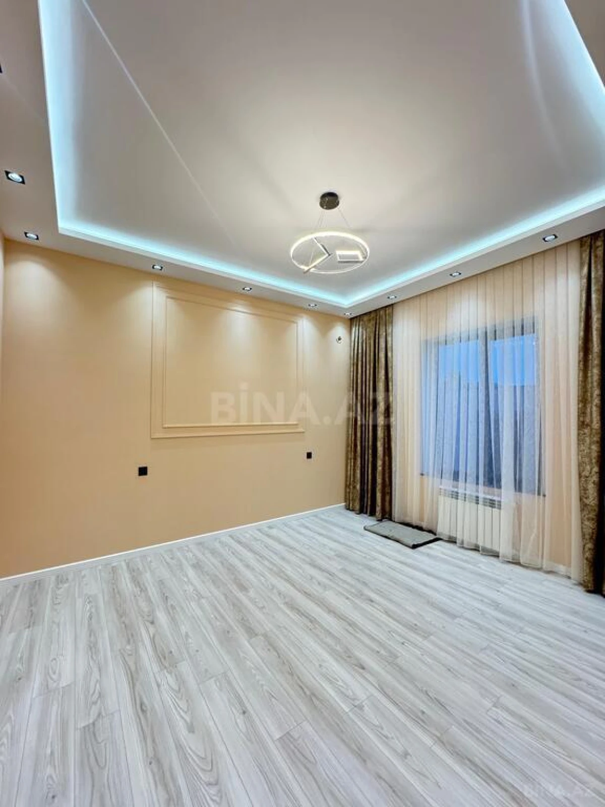Satılır 4 otaqlı həyət evi 200 m²