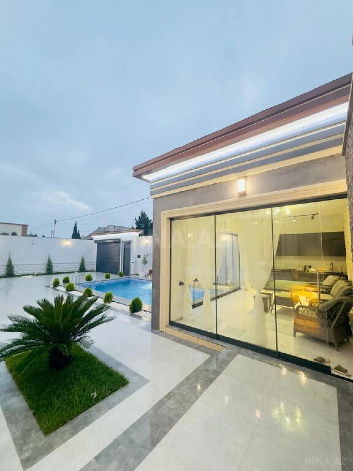 Satılır 4 otaqlı həyət evi 200 m²