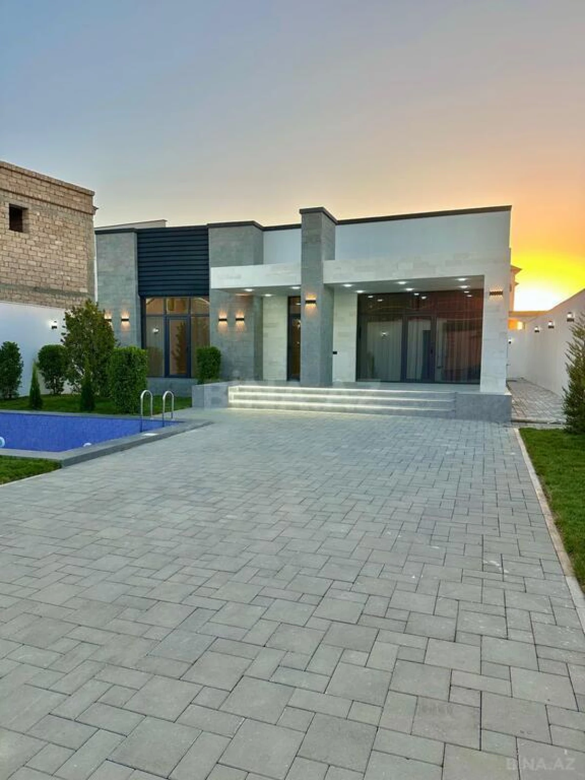 Satılır 4 otaqlı həyət evi 180 m²