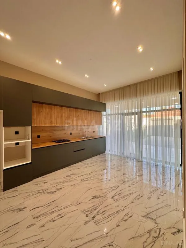 Satılır 4 otaqlı həyət evi 180 m²