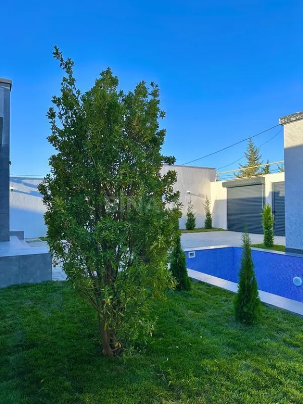 Satılır 4 otaqlı həyət evi 180 m²