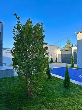 Satılır 4 otaqlı həyət evi 180 m²