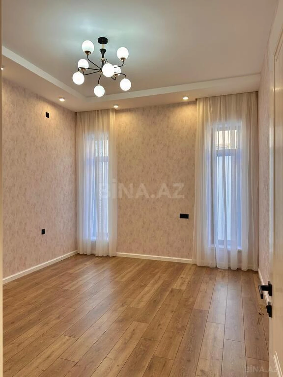 Satılır 4 otaqlı həyət evi 180 m²