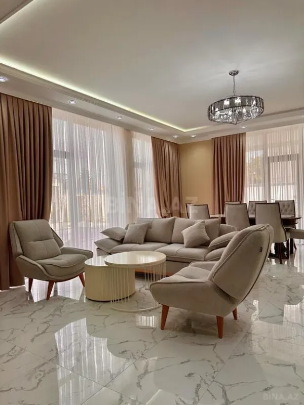 Satılır 5 otaqlı həyət evi 350 m²