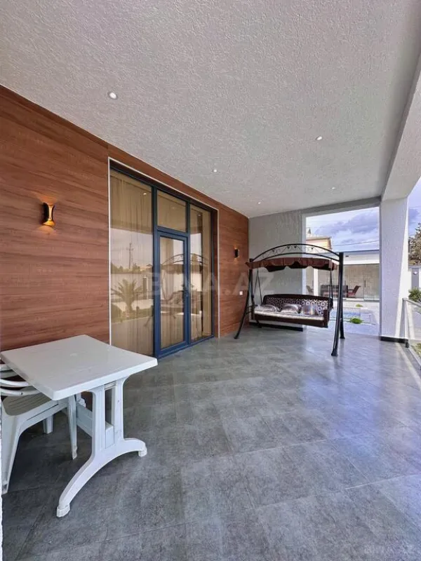 Satılır 5 otaqlı həyət evi 350 m²