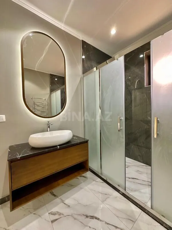 Satılır 5 otaqlı həyət evi 350 m²