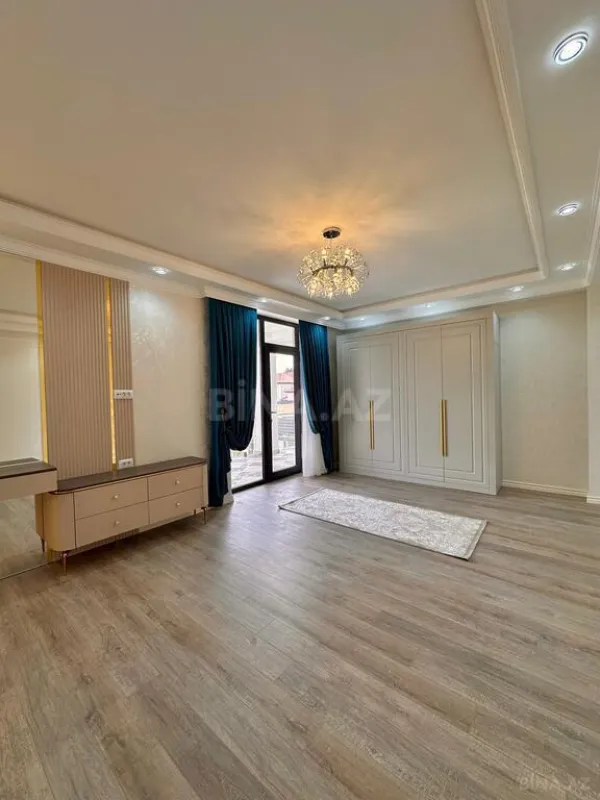Satılır 5 otaqlı həyət evi 350 m²