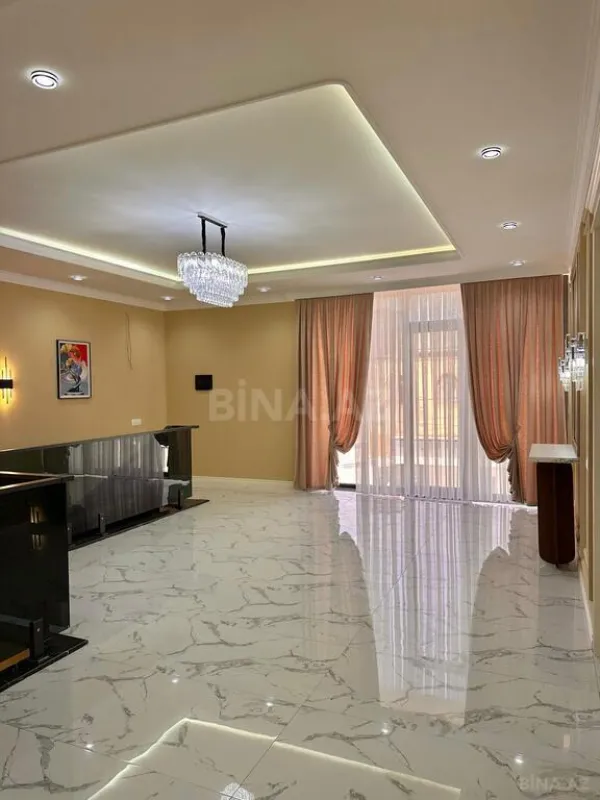 Satılır 5 otaqlı həyət evi 350 m²