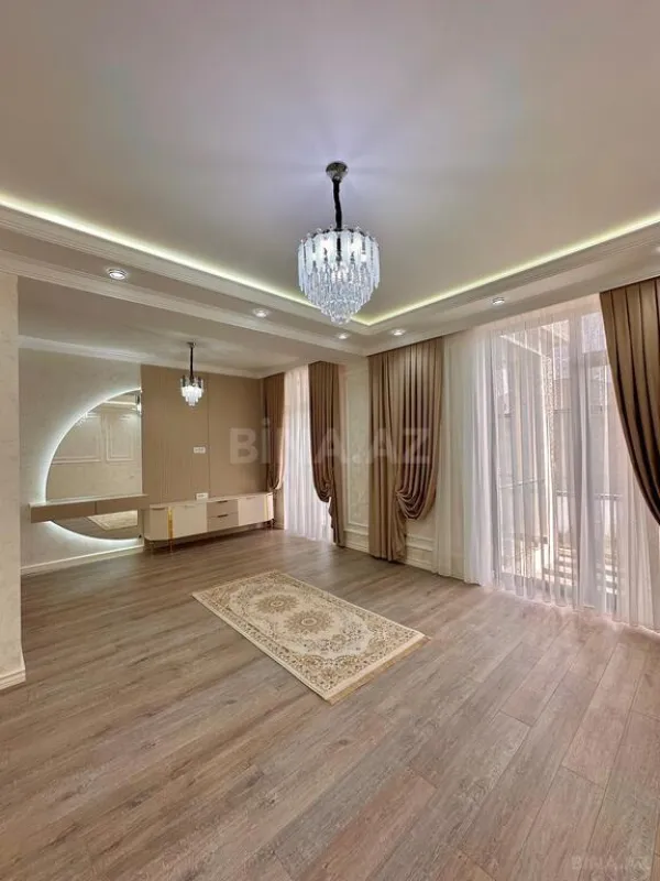 Satılır 5 otaqlı həyət evi 350 m²