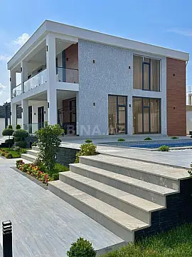 Satılır 5 otaqlı həyət evi 350 m²