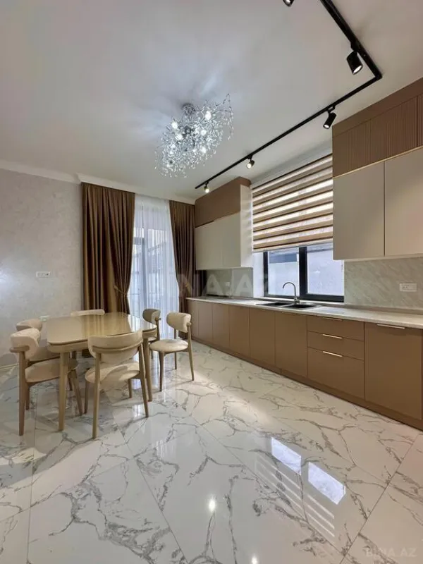 Satılır 5 otaqlı həyət evi 350 m²