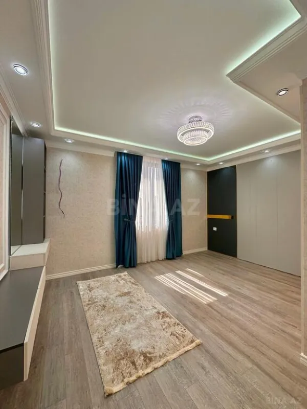 Satılır 5 otaqlı həyət evi 350 m²