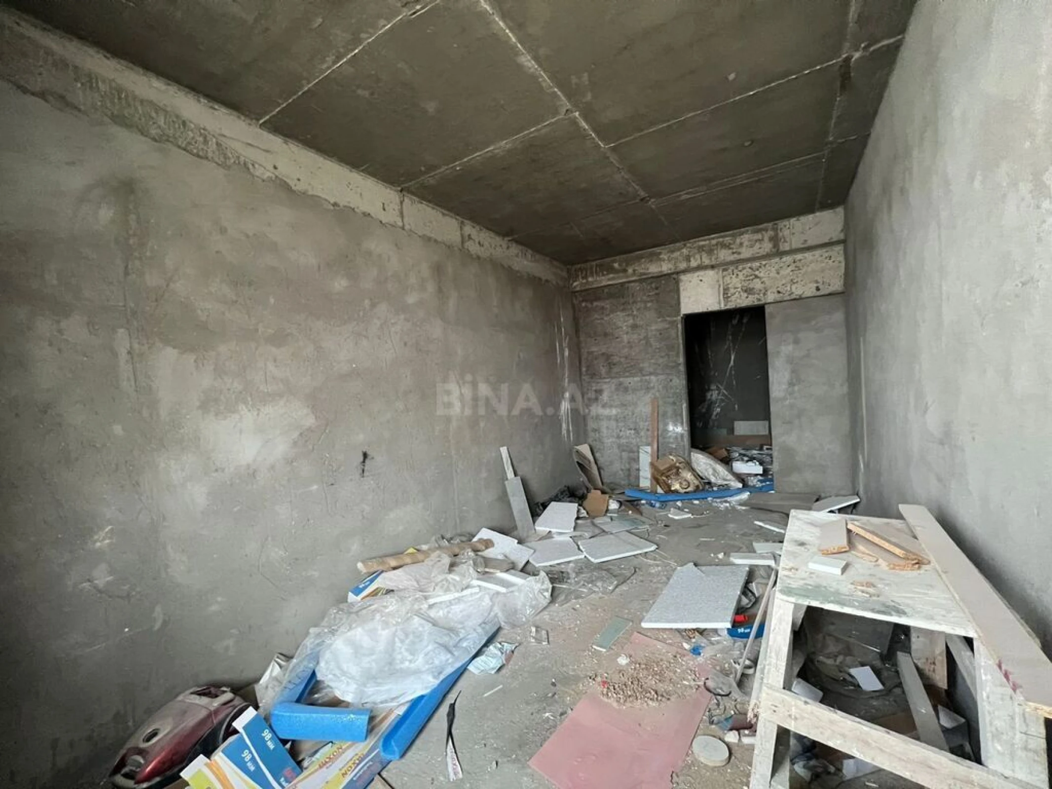 Satılır 2 otaqlı mənzil 94 m²