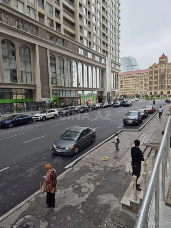 Kirayə verilir 3 otaqlı mənzil 165 m²