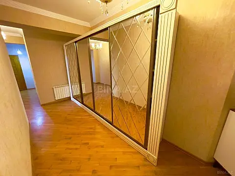 Kirayə verilir 3 otaqlı mənzil 165 m²