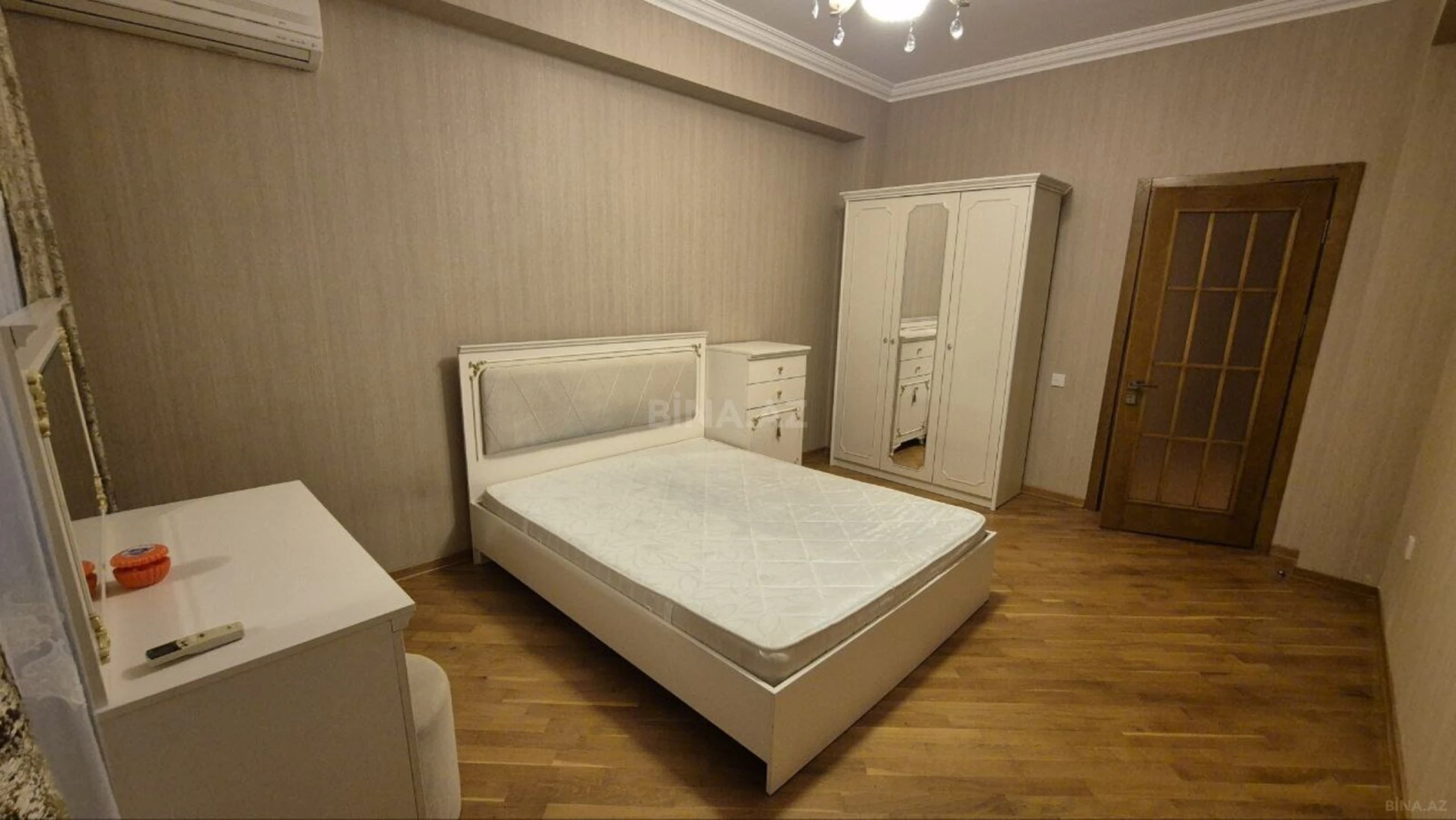 Kirayə verilir 3 otaqlı mənzil 165 m²