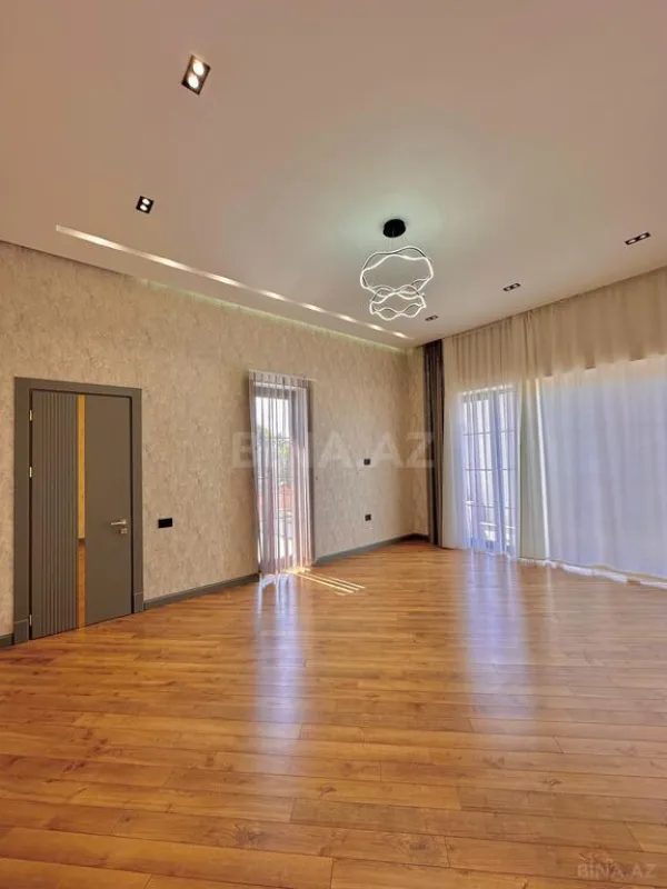 Satılır 6 otaqlı həyət evi 400 m²