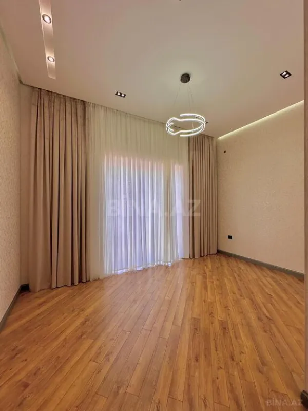 Satılır 6 otaqlı həyət evi 400 m²