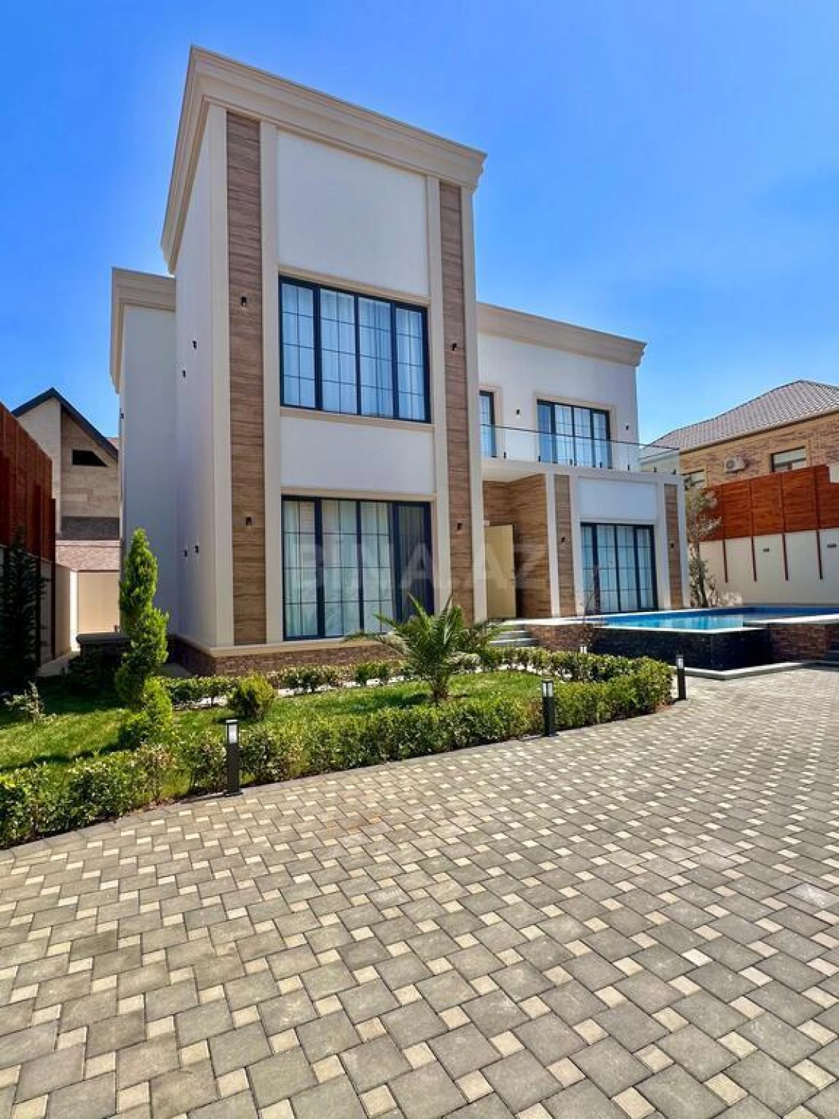 Satılır 6 otaqlı həyət evi 400 m²
