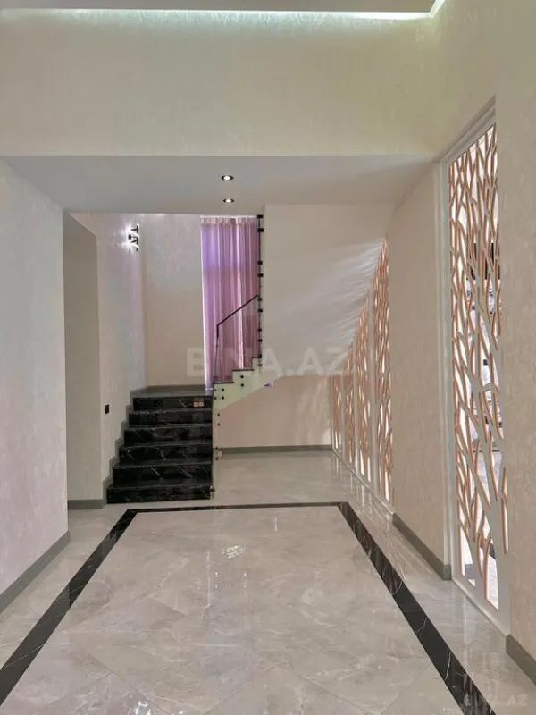 Satılır 6 otaqlı həyət evi 400 m²