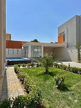 Satılır 6 otaqlı həyət evi 400 m²