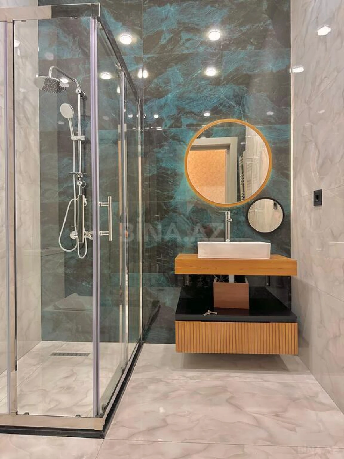 Satılır 6 otaqlı həyət evi 400 m²