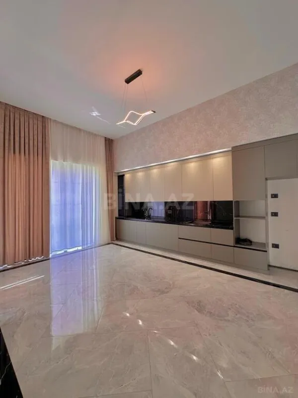 Satılır 6 otaqlı həyət evi 400 m²