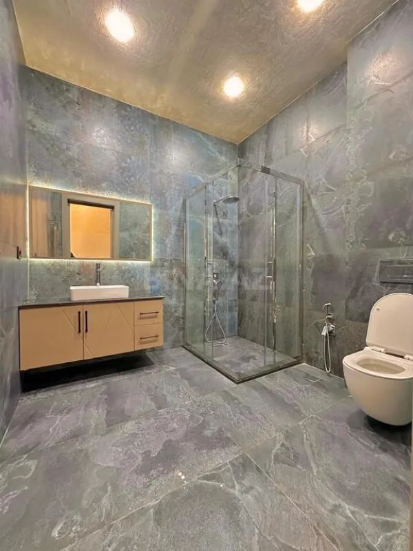 Satılır 6 otaqlı həyət evi 400 m²