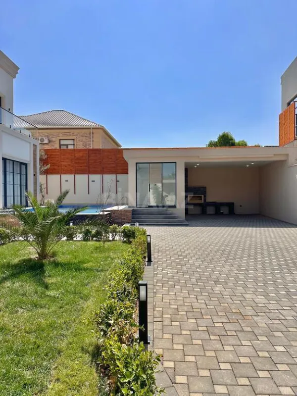 Satılır 6 otaqlı həyət evi 400 m²