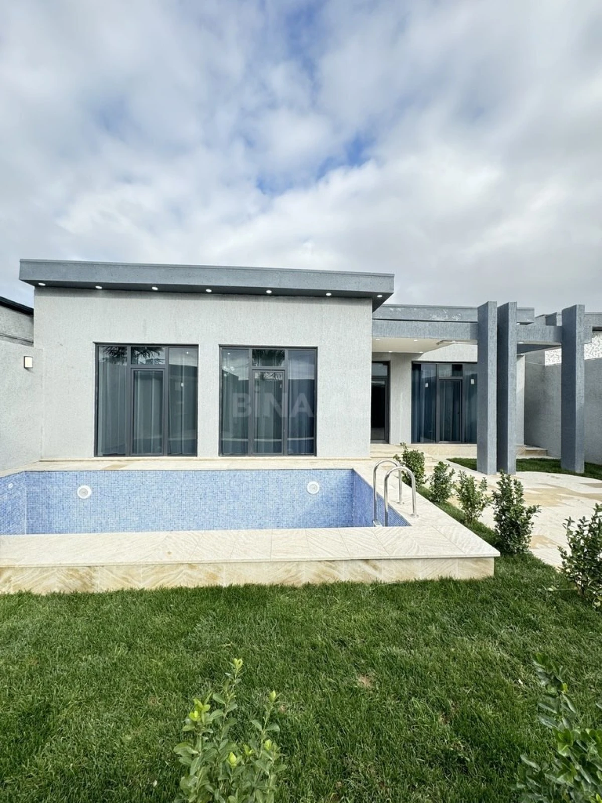 Satılır 4 otaqlı həyət evi 150 m²