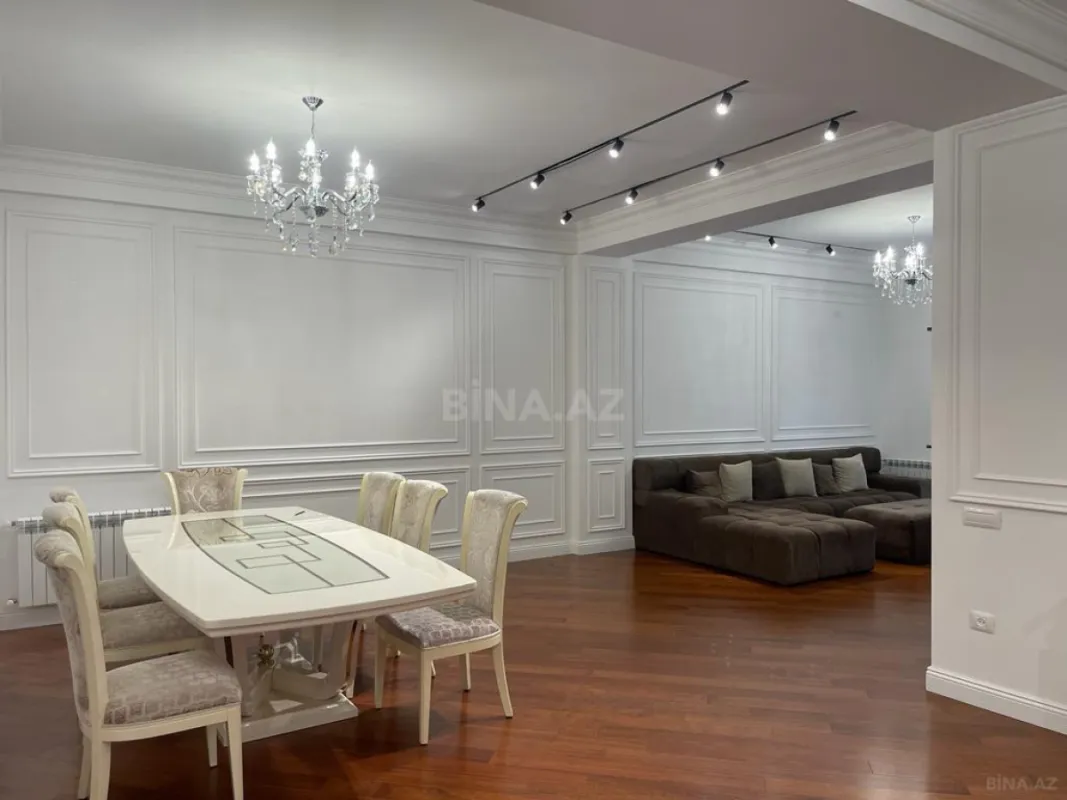 Satılır 4 otaqlı mənzil 200 m²