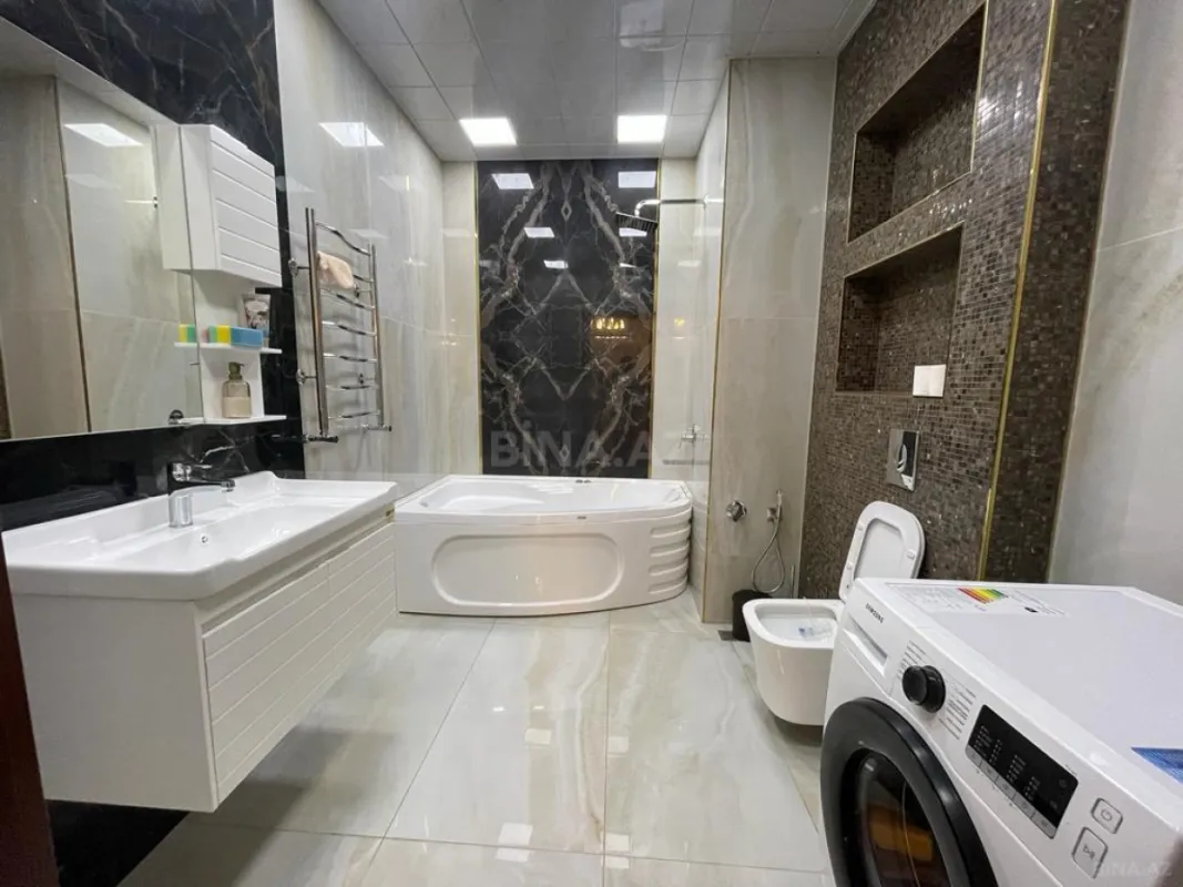 Satılır 4 otaqlı mənzil 200 m²