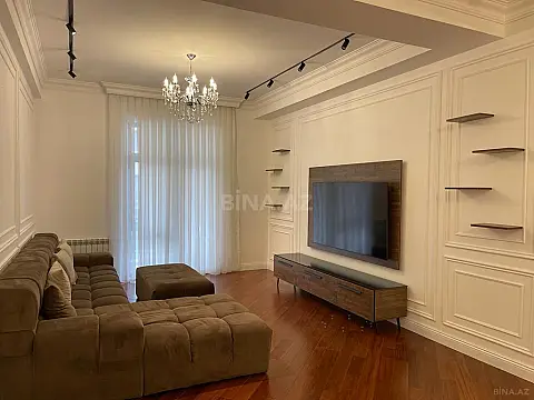 Satılır 4 otaqlı mənzil 200 m²