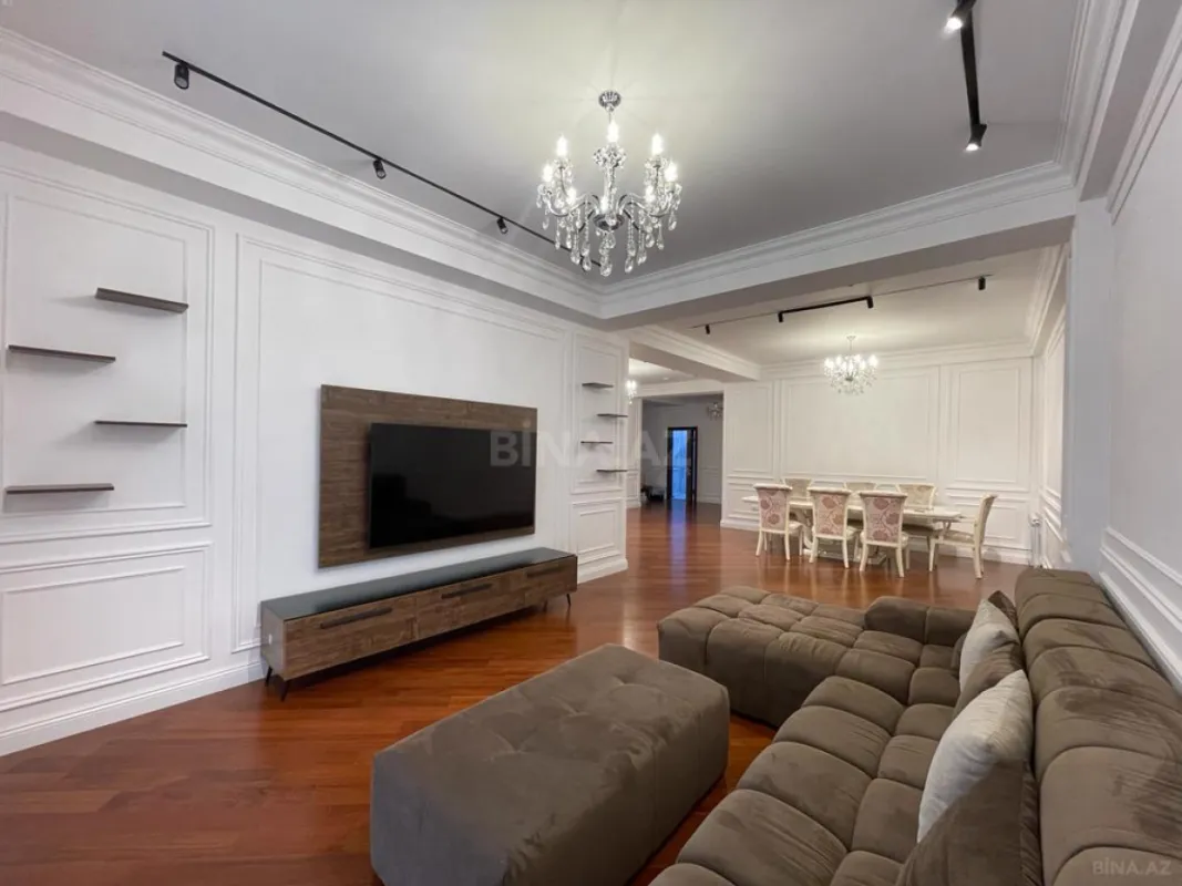 Satılır 4 otaqlı mənzil 200 m²