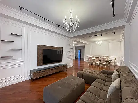 Satılır 4 otaqlı mənzil 200 m²