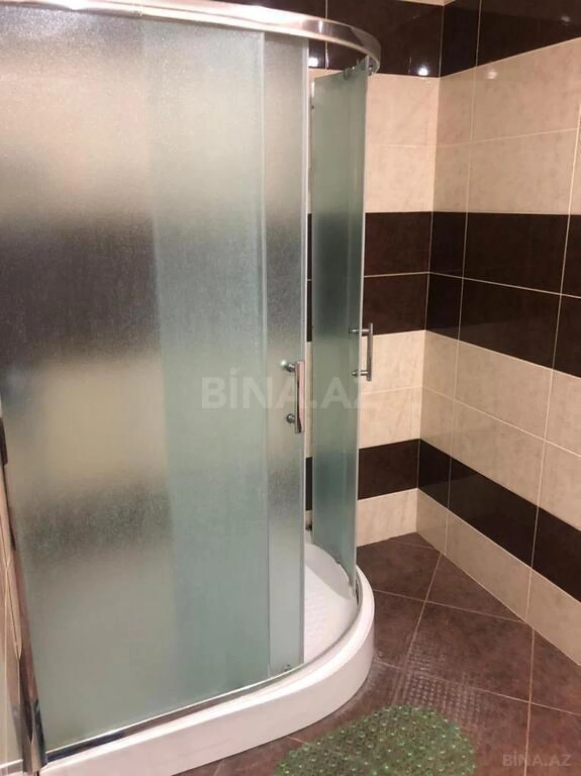 Satılır 3 otaqlı mənzil 130 m²