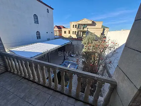 Satılır 7 otaqlı həyət evi 488 m²