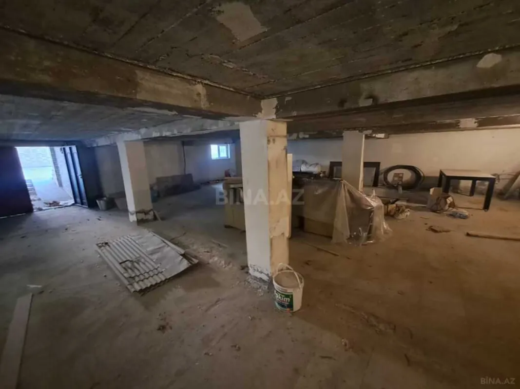 Satılır 7 otaqlı həyət evi 488 m²