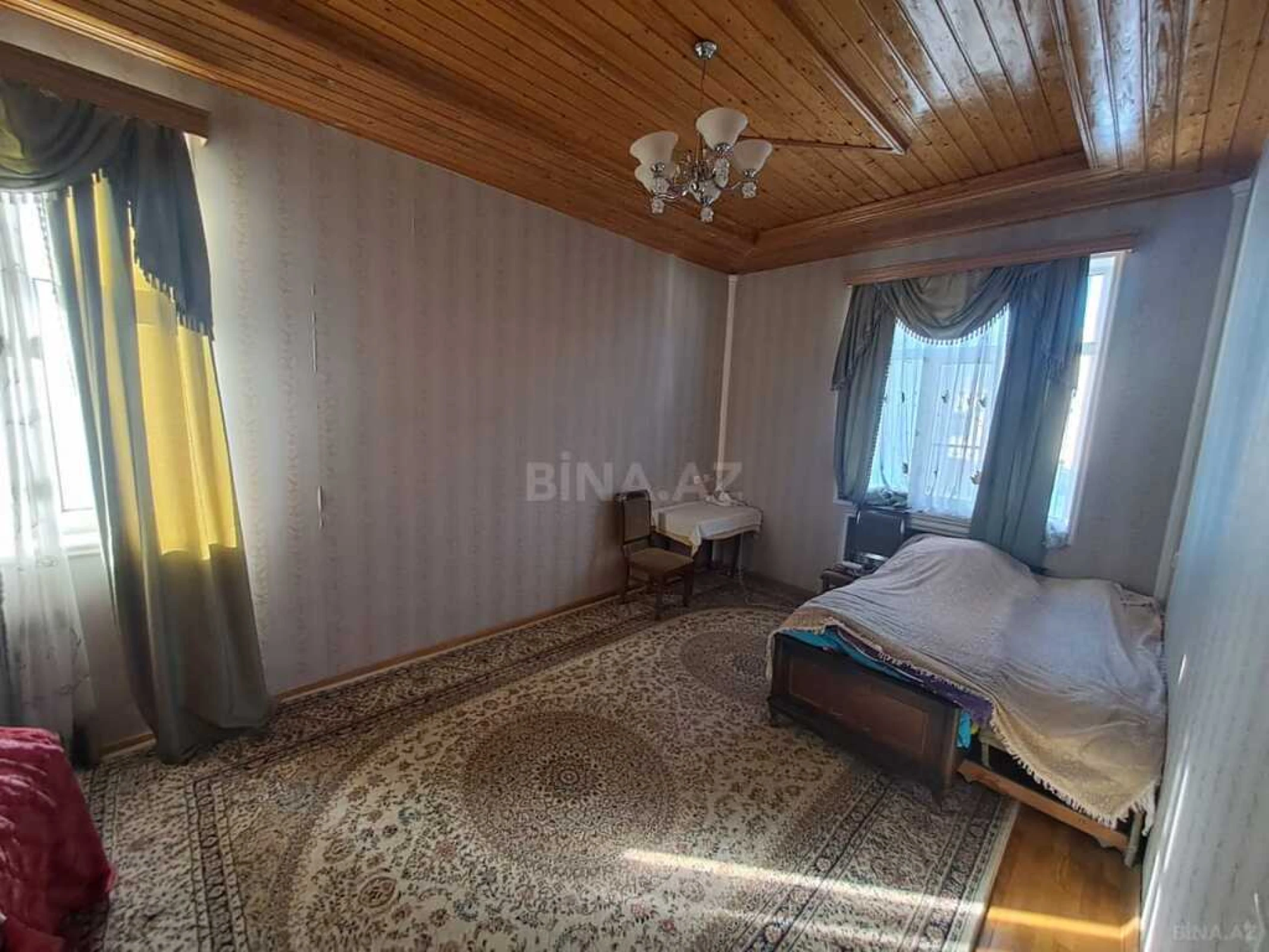 Satılır 7 otaqlı həyət evi 488 m²
