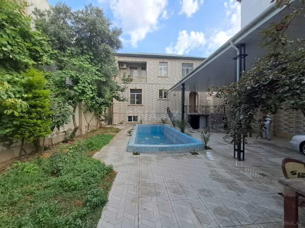 Satılır 7 otaqlı həyət evi 488 m²