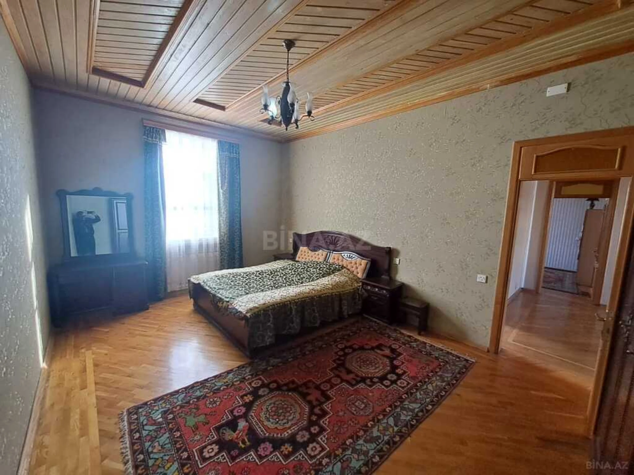 Satılır 7 otaqlı həyət evi 488 m²