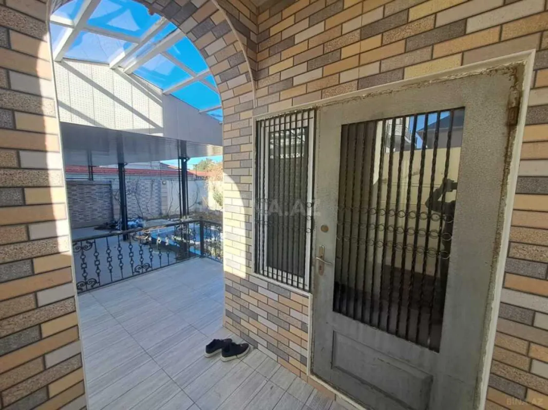 Satılır 7 otaqlı həyət evi 488 m²