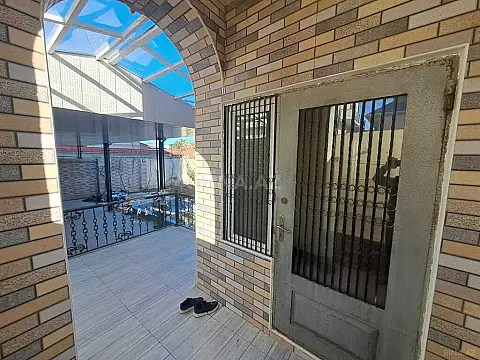 Satılır 7 otaqlı həyət evi 488 m²